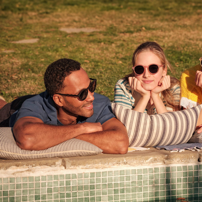 Lunettes de soleil ovales adulte+ Squid Black lifestyle